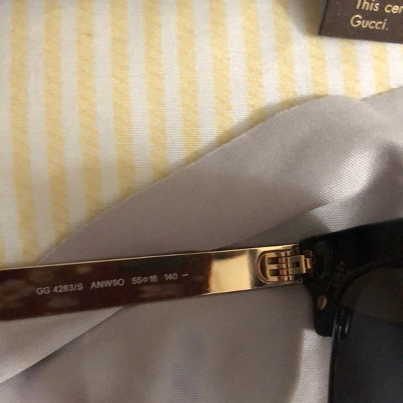 GUCCI WOMEN’S SUNGLASSES (Authentic) - Picture 10 of 11